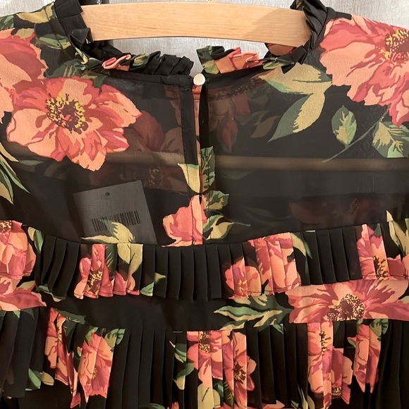 Forever 21 NWT Sheer floral crop top with layered ruffles. - Picture 3 of 5